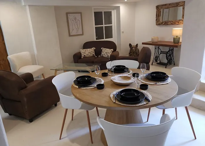 Le Clos Barbacane Apartment *