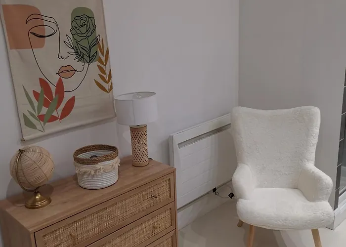 Le Clos Barbacane Apartment *